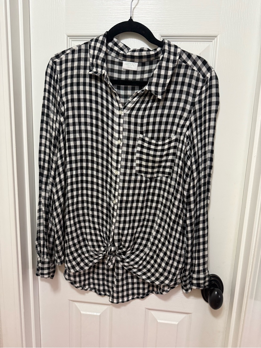 Abound Black and White Gingham Button-Down Tie-Hem Shirt